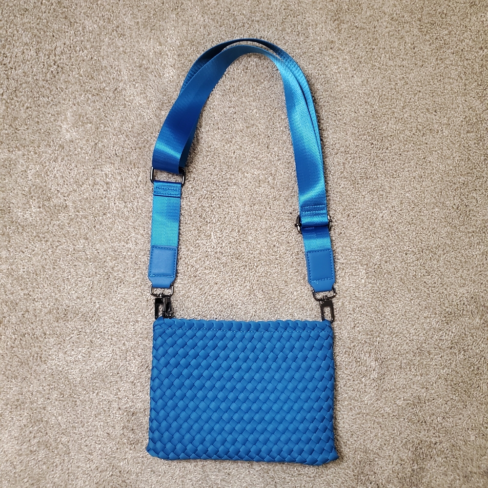 Sol and Selene Blue Woven Neoprene Crossbody Bag NWOT Cobalt Travel - Picture 4 of 11